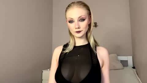 Vanessa online show from 10, 4, 2026