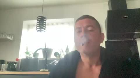 guil0 online show from 9, 9, 2025