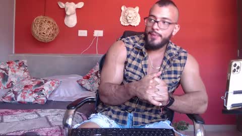 Snapshot of guillesmith2021 chatting on 18, 1, 2025 Angel online show from 18, 1, 2025