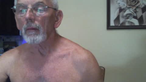Snapshot of gulfcoast1952 chatting on 22, 12, 2024 Roy online show from 22, 12, 2024