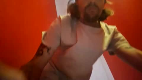 Snapshot of gusmuss chatting on 18, 12, 2025 Jamie online show from 18, 12, 2025