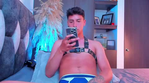 Snapshot of guy_twinks chatting on 5, 12, 2024 Gabriel online show from 5, 12, 2024