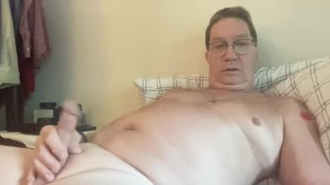 Snapshot of gwashere4u chatting on 15, 10, 2025 gwashere4u online show from 15, 10, 2025