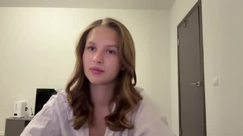 Snapshot of gwendolynnn chatting on 3, 6, 2026 Mia online show from 3, 6, 2026