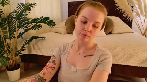 gwenhilton online show from 10, 9, 2025