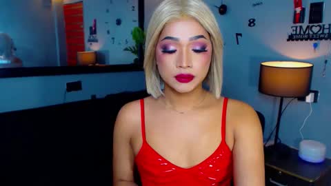 Snapshot of gwenngoddess chatting on 8, 11, 2025 Call me Miss Gwen online show from 8, 11, 2025