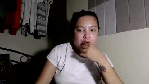 Snapshot of gwyneth2001 chatting on 29, 4, 2026 Im Gwyneth From Philippines pinkheart69 online show from 29, 4, 2026