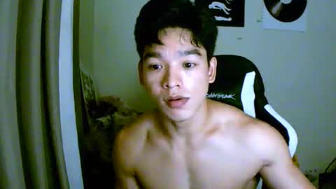 Snapshot of gymnasmenos chatting on 29, 4, 2026 AJ online show from 29, 4, 2026