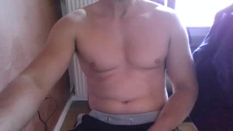 Snapshot of gymxxx_ chatting on 5, 4, 2026 gymxxx_ online show from 5, 4, 2026
