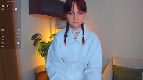 Kelly  Lilly online show from 14, 9, 2025