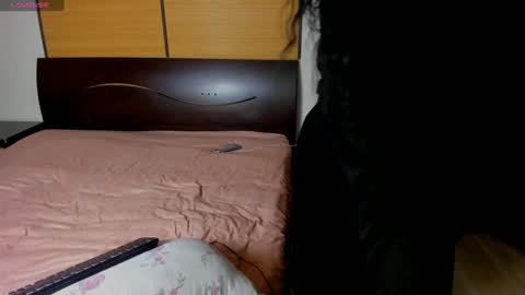 Snapshot of habibi_moon chatting on 5, 1, 2025 Linda online show from 5, 1, 2025