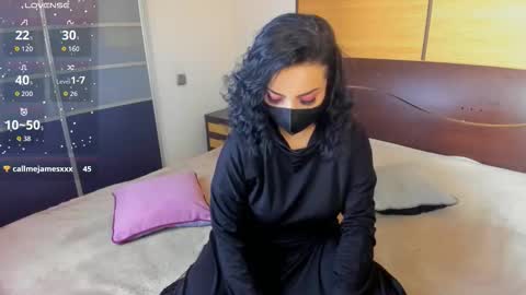 Snapshot of habibi_moon chatting on 13, 9, 2025 Linda online show from 13, 9, 2025