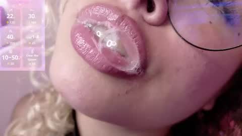 Snapshot of haelycute chatting on 27, 6, 2026 Haely online show from 27, 6, 2026