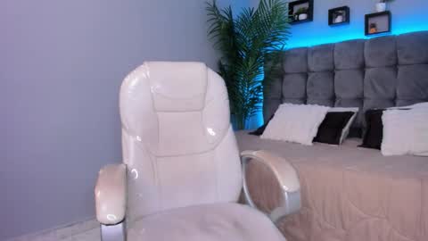 hailey_bieber_ online show from 13, 2, 2026