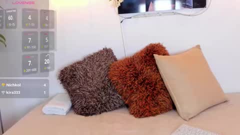 Hailey Thompson online show from 8, 11, 2025