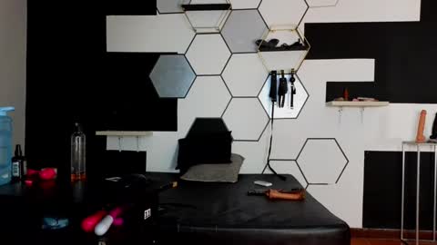 haileycat_ online show from 22, 2, 2025