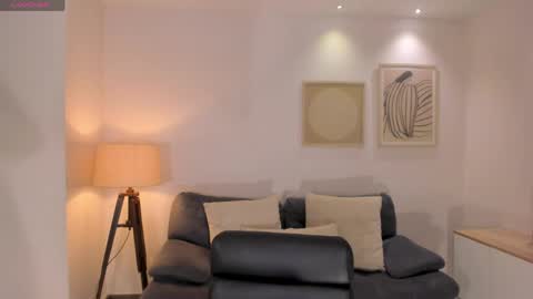 Hailey online show from 7, 4, 2026