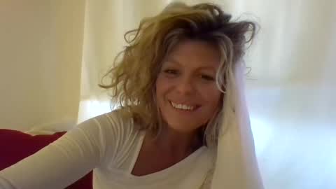Snapshot of haileys123 chatting on 2, 2, 2025 Hailey online show from 2, 2, 2025
