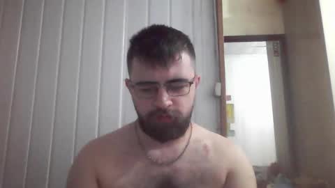 Snapshot of hairy_man_69_ chatting on 27, 10, 2025 horny online show from 27, 10, 2025