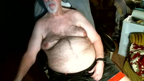 Snapshot of hairybear813 chatting on 1, 3, 2026 hairybear813 online show from 1, 3, 2026