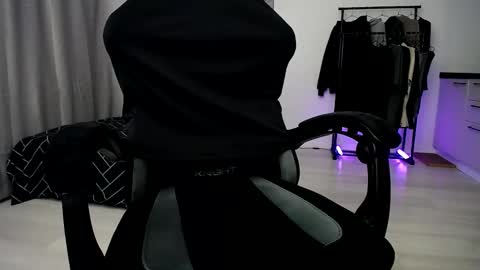 Adam online show from 5, 10, 2025