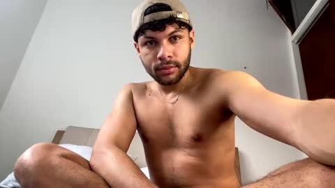 Independent       model  online show from 9, 2, 2025