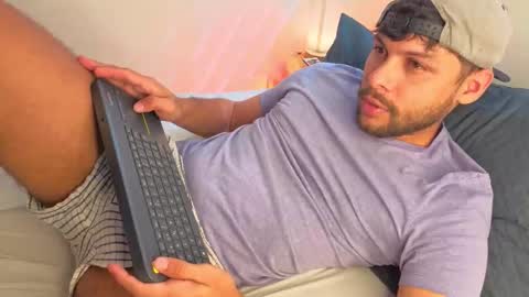 Independent       model  online show from 16, 1, 2026