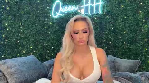 Halia Hill online show from 19, 2, 2026