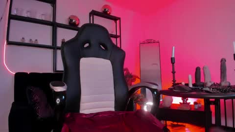 halley_ravenn online show from 31, 3, 2026