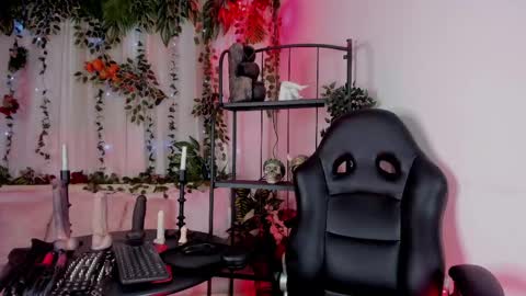halley_ravenn online show from 25, 4, 2026