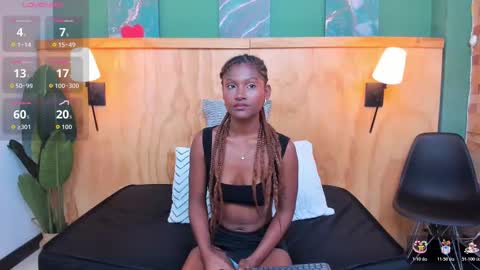 Halley Lorens online show from 10, 11, 2025