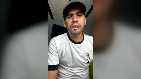 Snapshot of hamiltong12 chatting on 17, 12, 2025 hamiltong12 online show from 17, 12, 2025