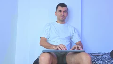 Snapshot of hamiltong12 chatting on 17, 1, 2026 hamiltong12 online show from 17, 1, 2026