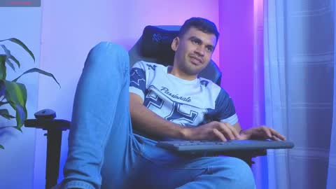 Snapshot of hamiltong12 chatting on 7, 5, 2026 hamiltong12 online show from 7, 5, 2026