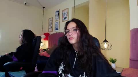 hanabie_ online show from 27, 2, 2026