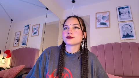 hanabie_ online show from 7, 4, 2026