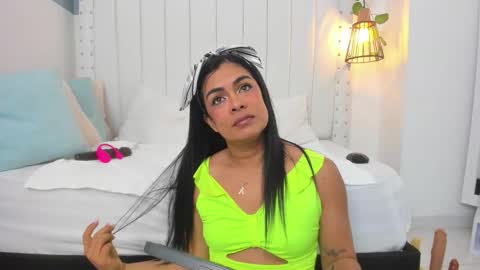 hanah_gray online show from 11, 9, 2025