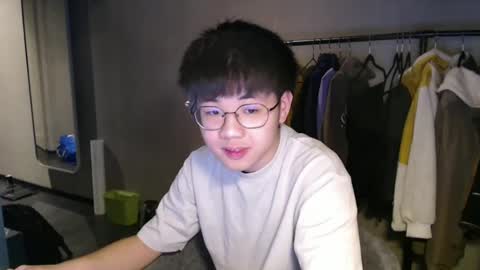 handsome_mannn online show from 19, 12, 2024