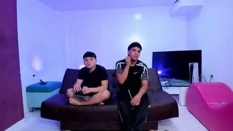 leonardfarrucknick and otis online show from 28, 2, 2026