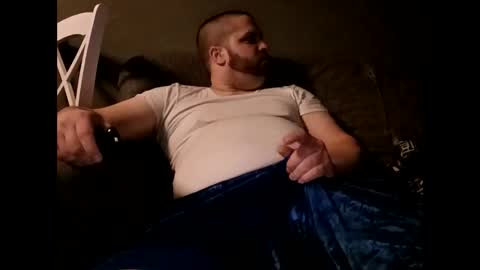 Snapshot of handsomedaddy198924 chatting on 2, 3, 2026 Handsomedaddy198923 online show from 2, 3, 2026