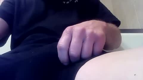 handsumload_11 online show from 26, 1, 2025