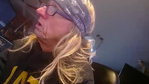 Snapshot of handyman5303 chatting on 2, 12, 2025 Handystudman online show from 2, 12, 2025