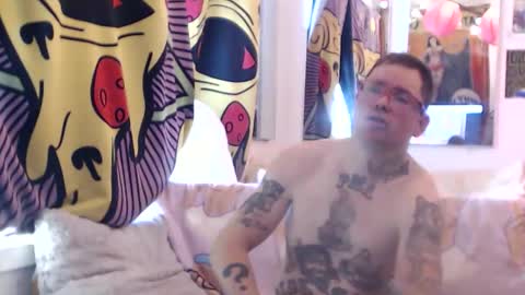 Snapshot of hankrams chatting on 4, 12, 2025 hank rams online show from 4, 12, 2025