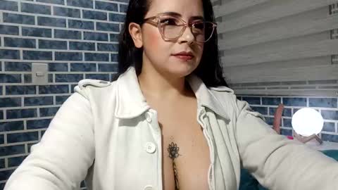 hanna_moons online show from 25, 4, 2026