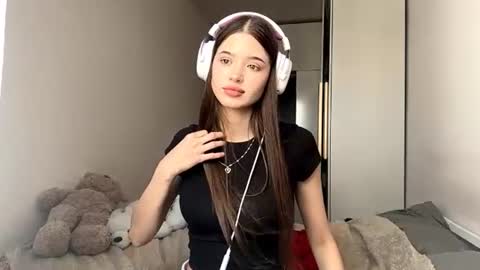 Snapshot of hannabuziak chatting on 19, 7, 2026 Eva online show from 19, 7, 2026
