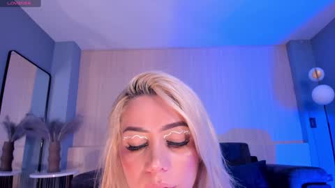  Hanna Connor  online show from 12, 1, 2025