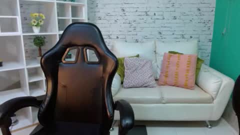 Snapshot of hannah__jackson chatting on 14, 10, 2025 Hannah online show from 14, 10, 2025