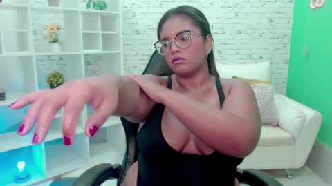 Snapshot of hannah__jackson chatting on 21, 10, 2025 Hannah online show from 21, 10, 2025