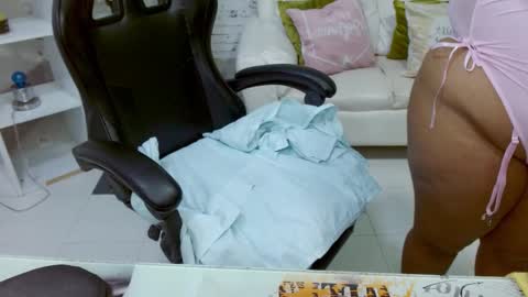 Snapshot of hannah__jackson chatting on 20, 11, 2025 Hannah online show from 20, 11, 2025