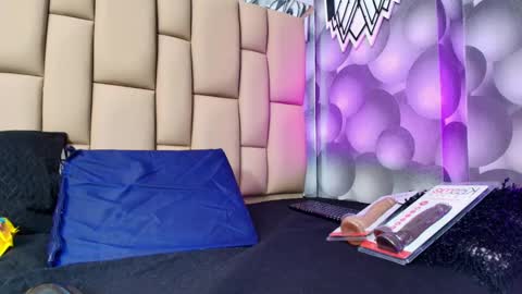 hannah_teehn online show from 27, 9, 2025